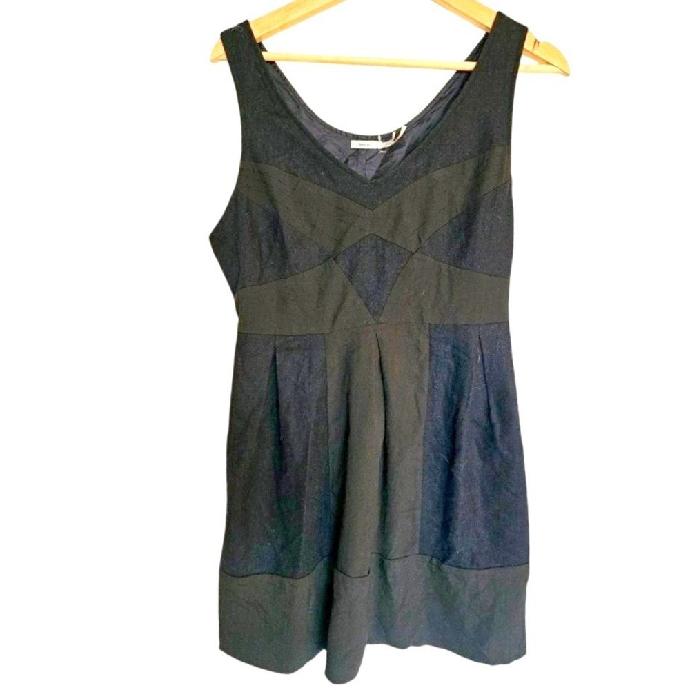 Kimchi Blue Dress Size 6 Navy‎ blue fit and flare sleeveless